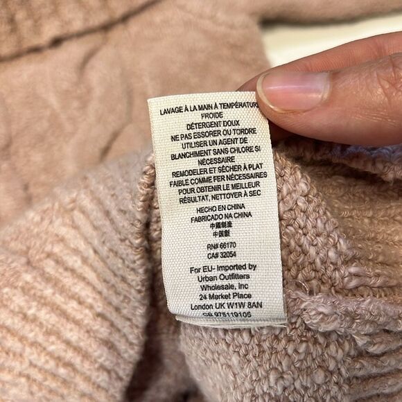 NWT FREE PEOPLE | Ballet Pale Pink Off Shoulder Cable Knit Sweater MEDIUM - Picture 7 of 7